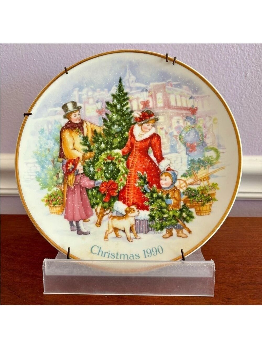 Vintage Avon 1990 “Bringing Christmas Home” Plate – 22K Gold Trim, EUC